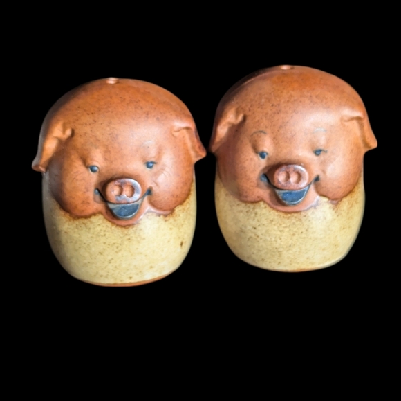 SOLD Vintage Mid Century Modern Happy Pig Shaped Salt and Pepper Shakers - Picture 1 of 9